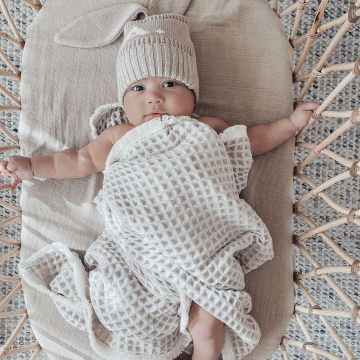 Chunky Waffle Blanket with Fringe - Beige